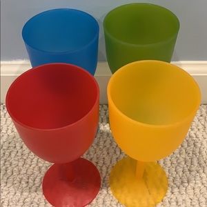 Tupperware Set of 4 Glasses